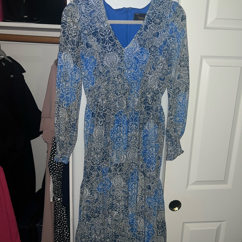Just...Taylor Blue and Black Floral Long Sleeve Dress